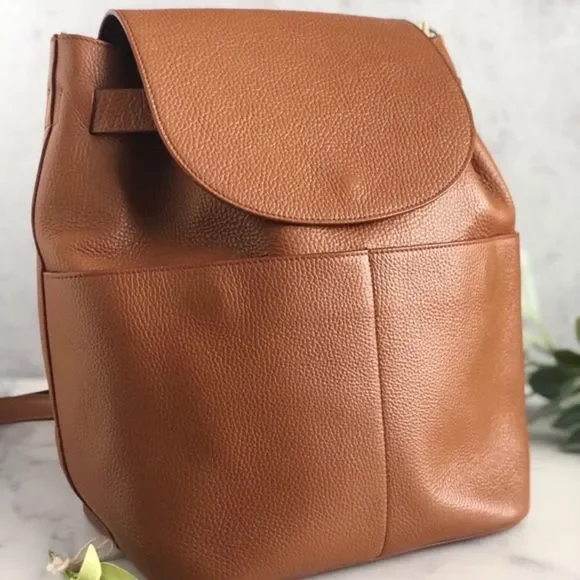 Cuyana Leather Backpack Caramel - Picture 4 of 14